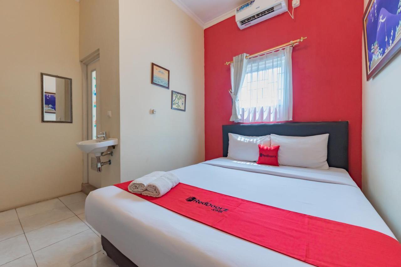 Hotel Reddoorz Syariah At Sudirman Street Garut Exterior foto