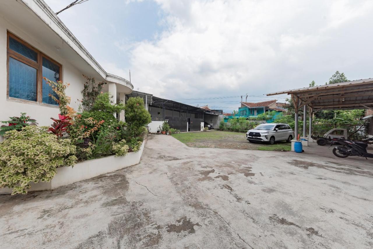 Hotel Reddoorz Syariah At Sudirman Street Garut Exterior foto