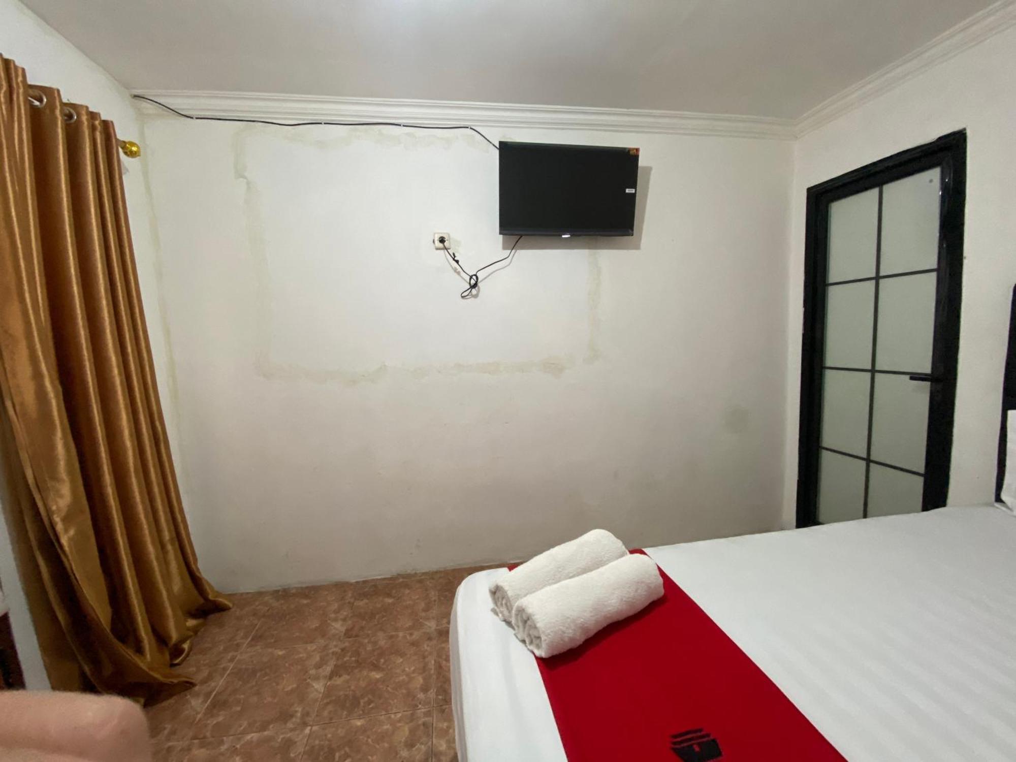 Hotel Reddoorz Syariah At Sudirman Street Garut Exterior foto