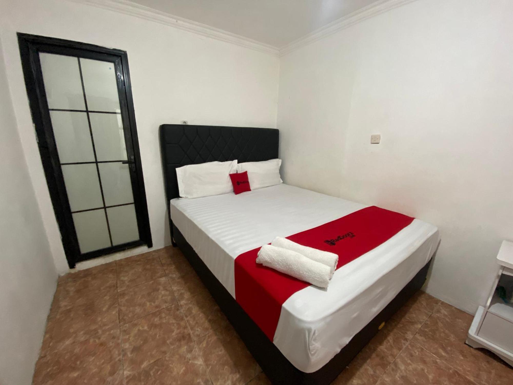 Hotel Reddoorz Syariah At Sudirman Street Garut Exterior foto